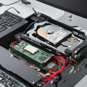 如何在配置电脑时选择硬盘驱动器?